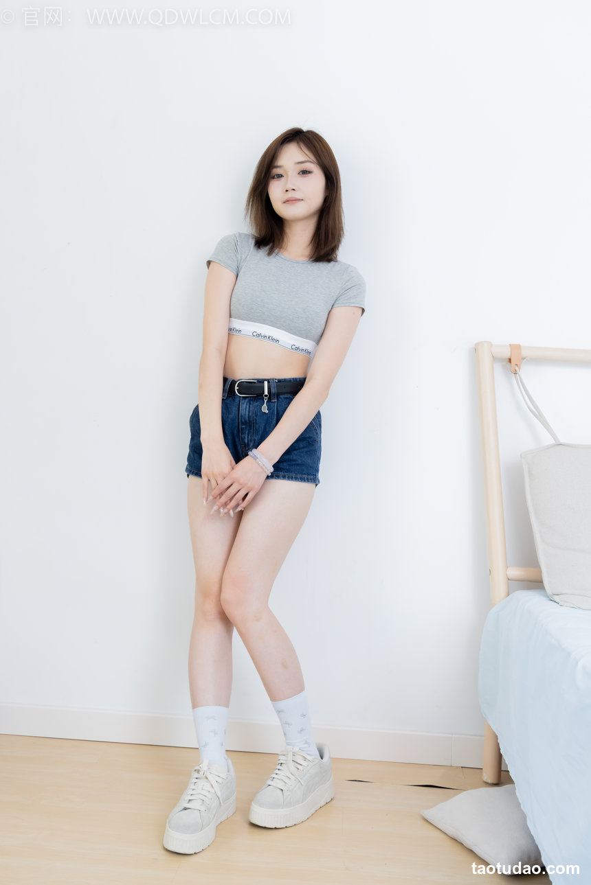 物恋传媒 No.2404 橙子-帆布鞋、白棉袜、裸足 [155P1V-3.89GB]