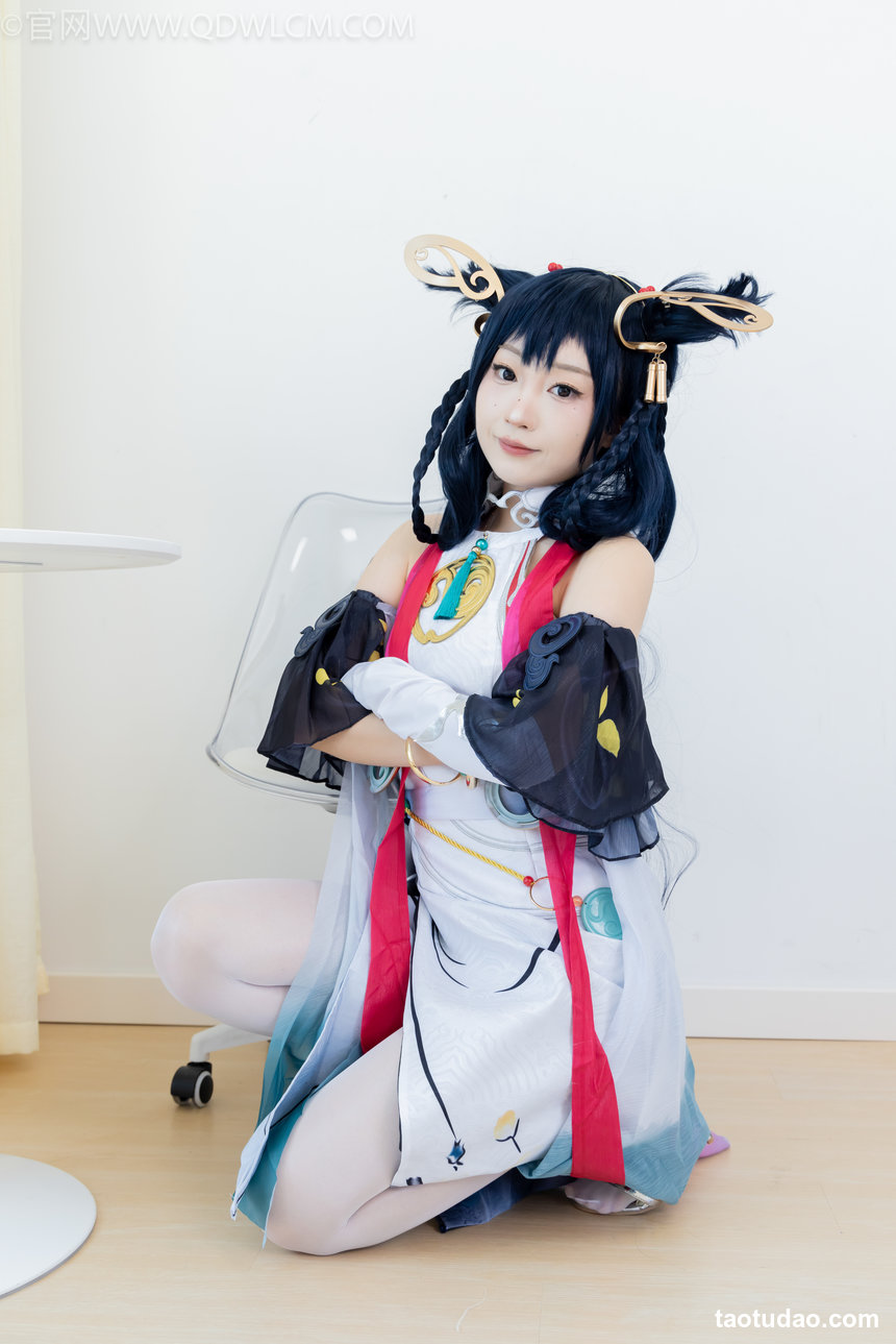 物恋传媒 No.2478 嘟嘟-cos服、高跟凉鞋、薄白丝、薄黑丝 [183P1V-5.28GB]