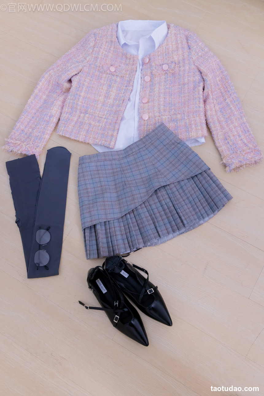 物恋传媒 No.2487 恬恬-高跟鞋、厚灰丝、老头乐挠脚剧情 [152P-4.73GB]