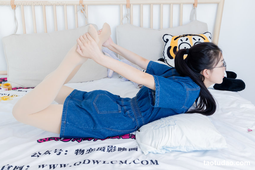 物恋传媒 No.2503 茯苓-皮鞋、白棉袜、厚肉丝 [150P1V-3.93GB]