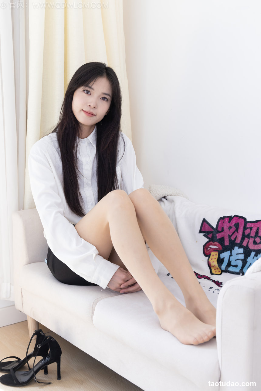 物恋传媒 No.2506 茯苓-高跟凉鞋、薄肉丝、薄黑丝、裸足 [170P1V-3.74GB]