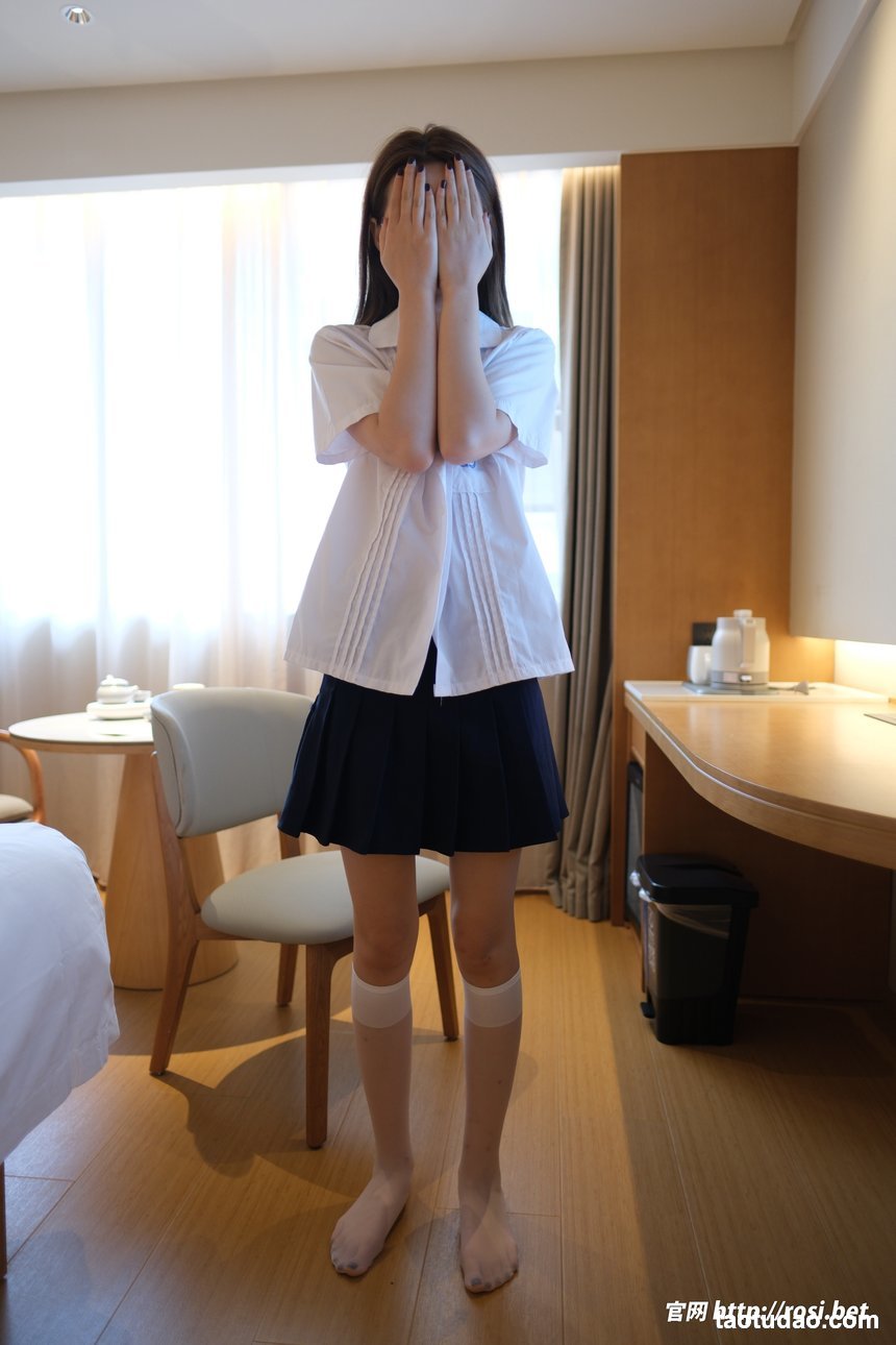 [ROSI写真]2025.11.20 NO.5099[100+1P／236MB]