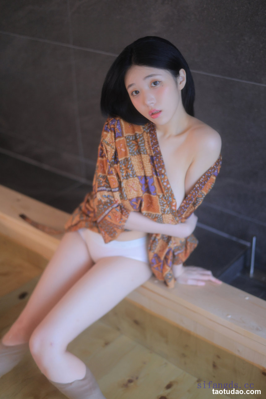 Yeonwoo – Suika [140P+4V-2.34G]