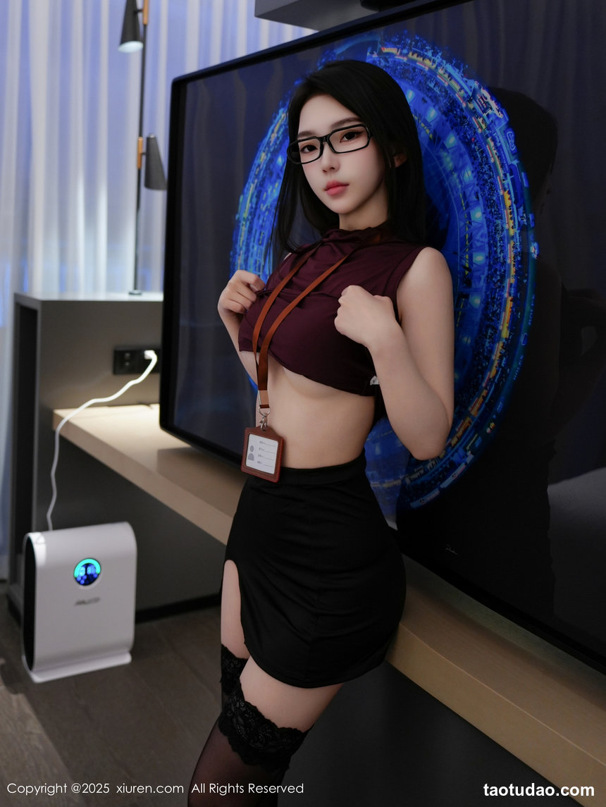 [XiuRen秀人网] 2025.12.22 No.11135 烧烧小桃 [68+1P]