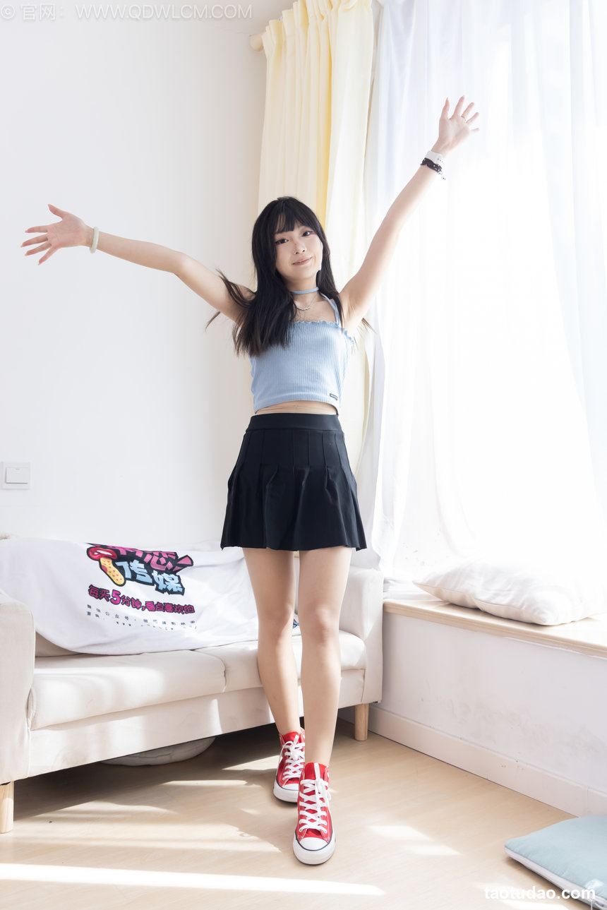 物恋传媒 No.2524 嘟嘟-高跟鞋、帆布鞋、薄肉丝、裸足 [160P1V-3.69GB]