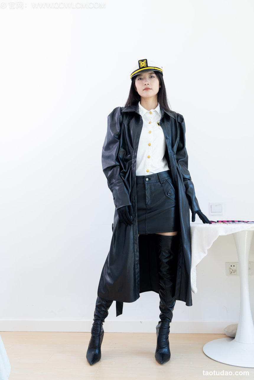 物恋传媒 No.2527 茯苓-高跟长靴、薄肉丝、揉脚 [174P1V-3.86GB]