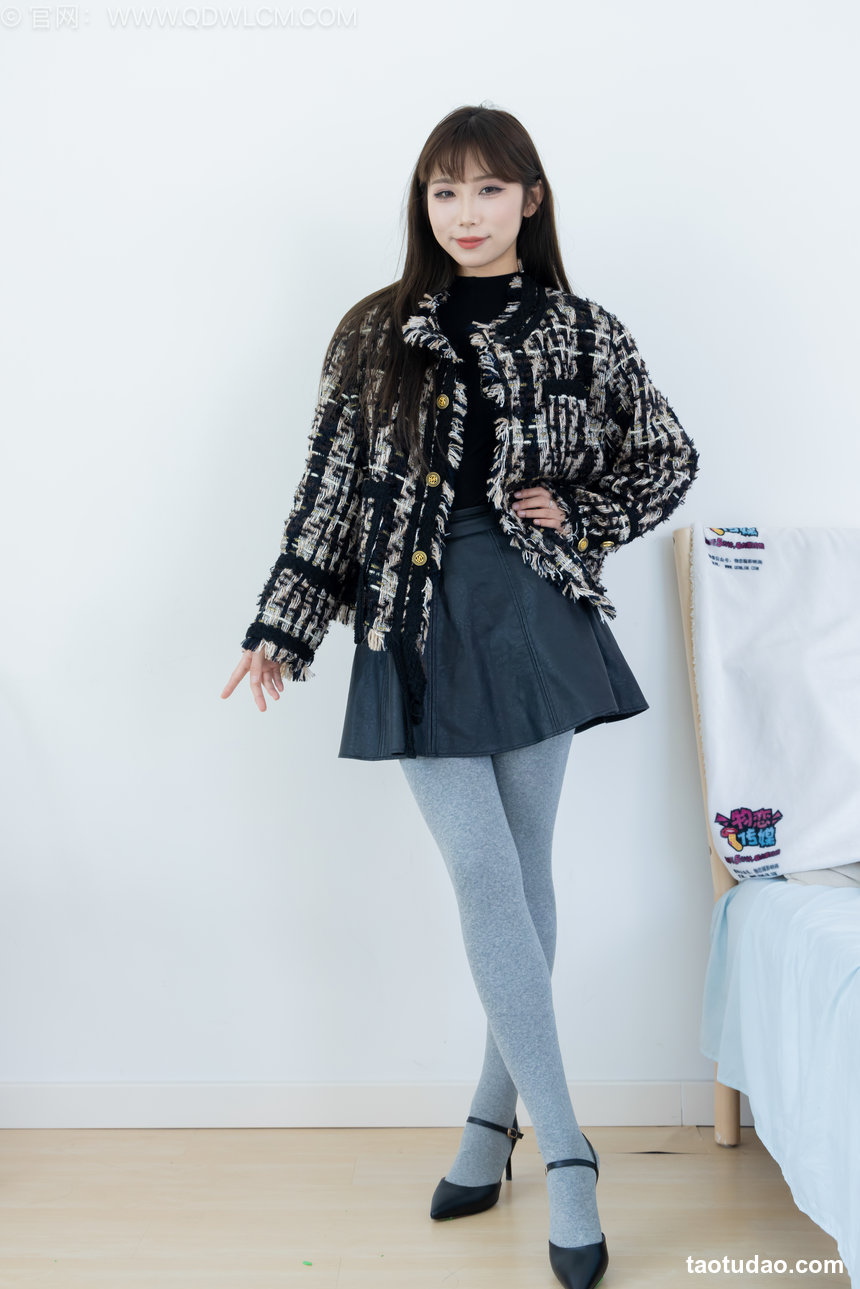 物恋传媒 No.2531 泡泡-高跟鞋、厚灰丝 [165P1V-4.21GB]