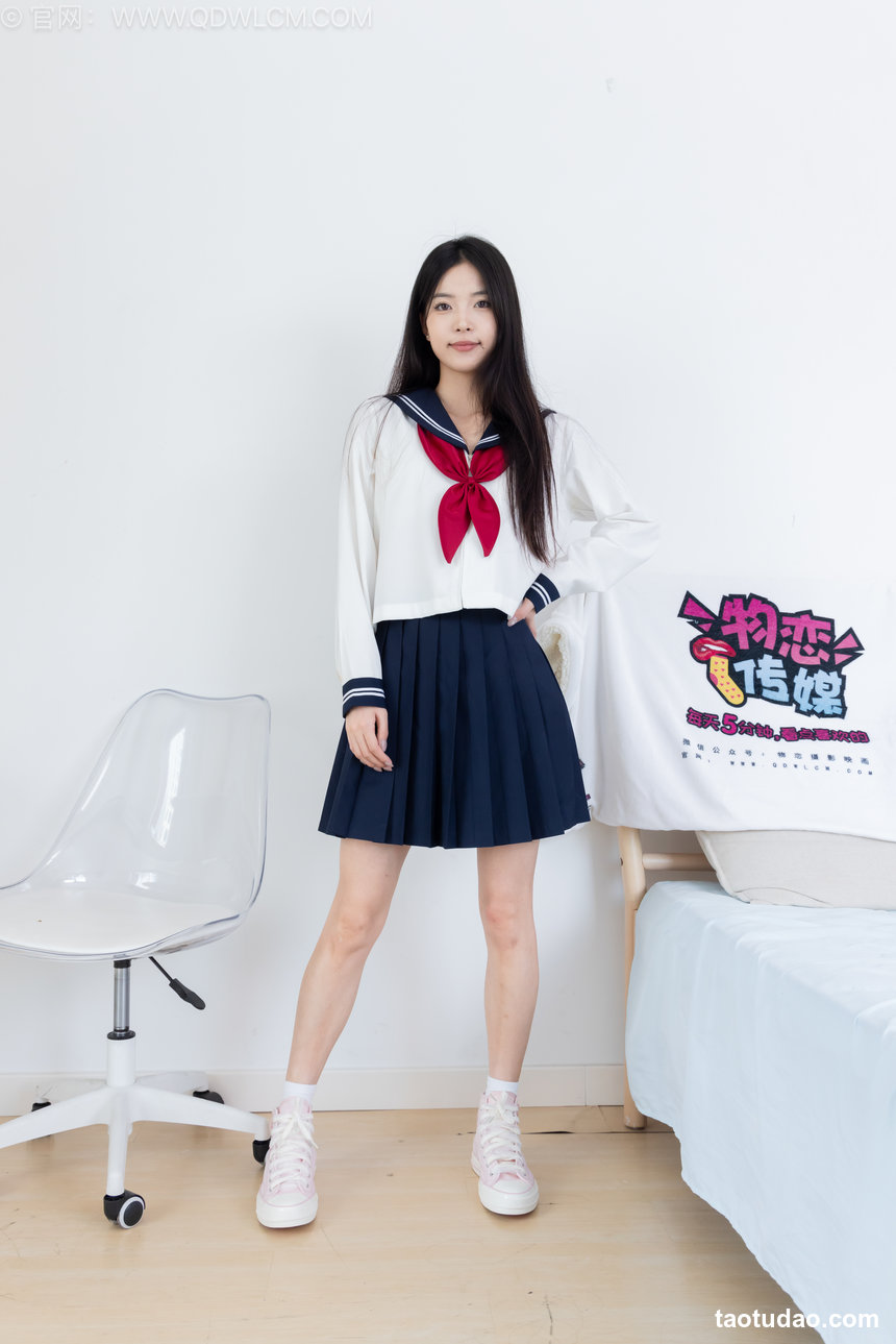 物恋传媒 No.2535 茯苓-帆布鞋、纯白棉袜、裸足 [160P1V-3.96GB]