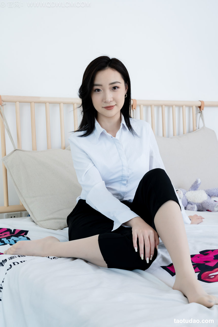 物恋传媒 No.2541 恬恬-高跟长靴、薄肉丝、ol制服裤里丝 [250P1V-7.09GB]