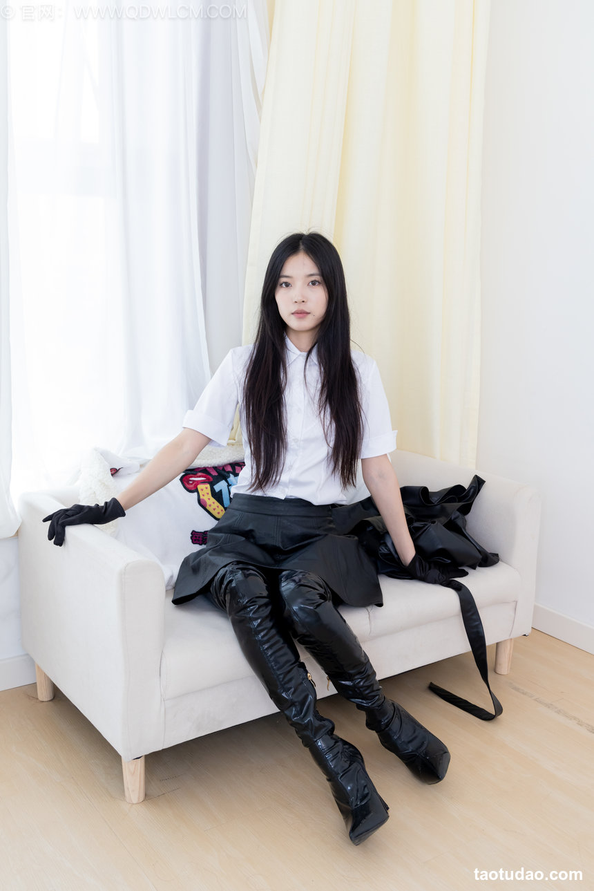 物恋传媒 No.2542 茯苓-高跟长靴、薄黑丝、裸足、皮衣皮手套 [165P1V-3.88GB]