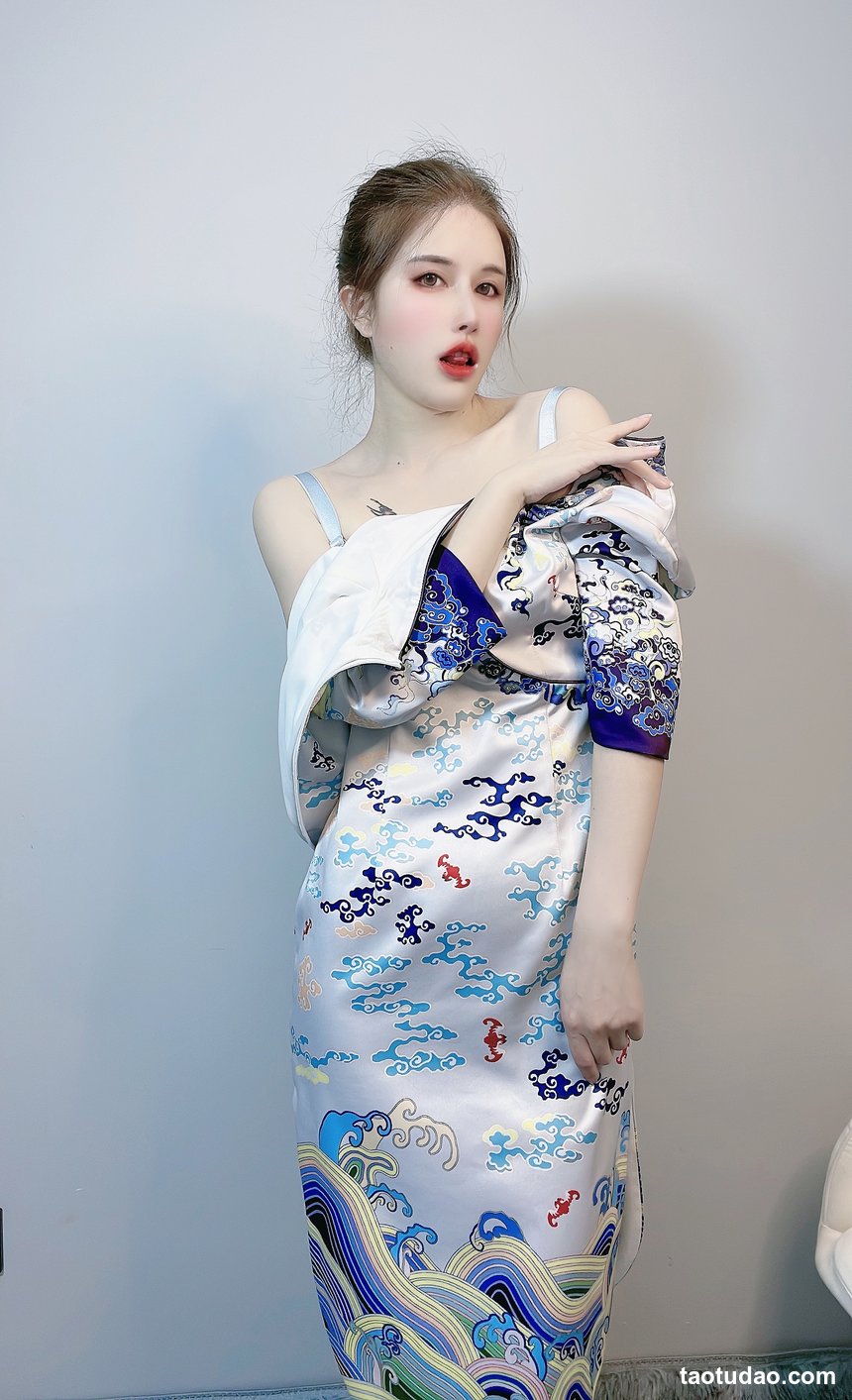 鹿八岁baby – 海航中式旗袍空姐[28P+1V-1.36G]