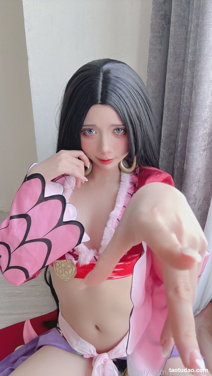 PoppaChan – Boa Hancock[52P+6V-147.1M]