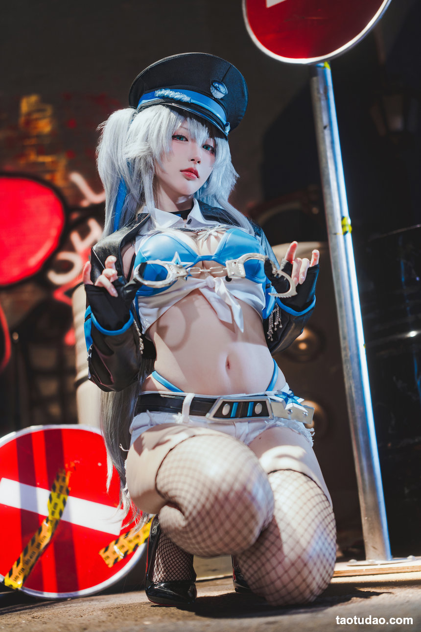 宮本桜 – 交错战线 刃齿女警[22P-381M]