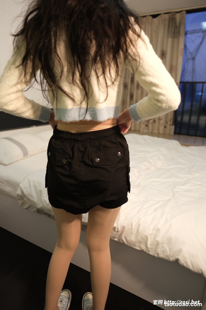 [ROSI写真]2025.12.19 NO.5128[67+1P／175MB]