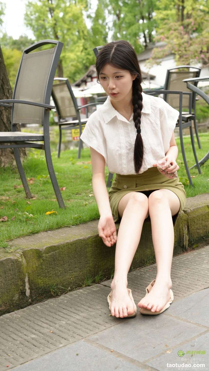 青柠映画 021 – 小小 喂鸽子 [92P2V-3.97GB]