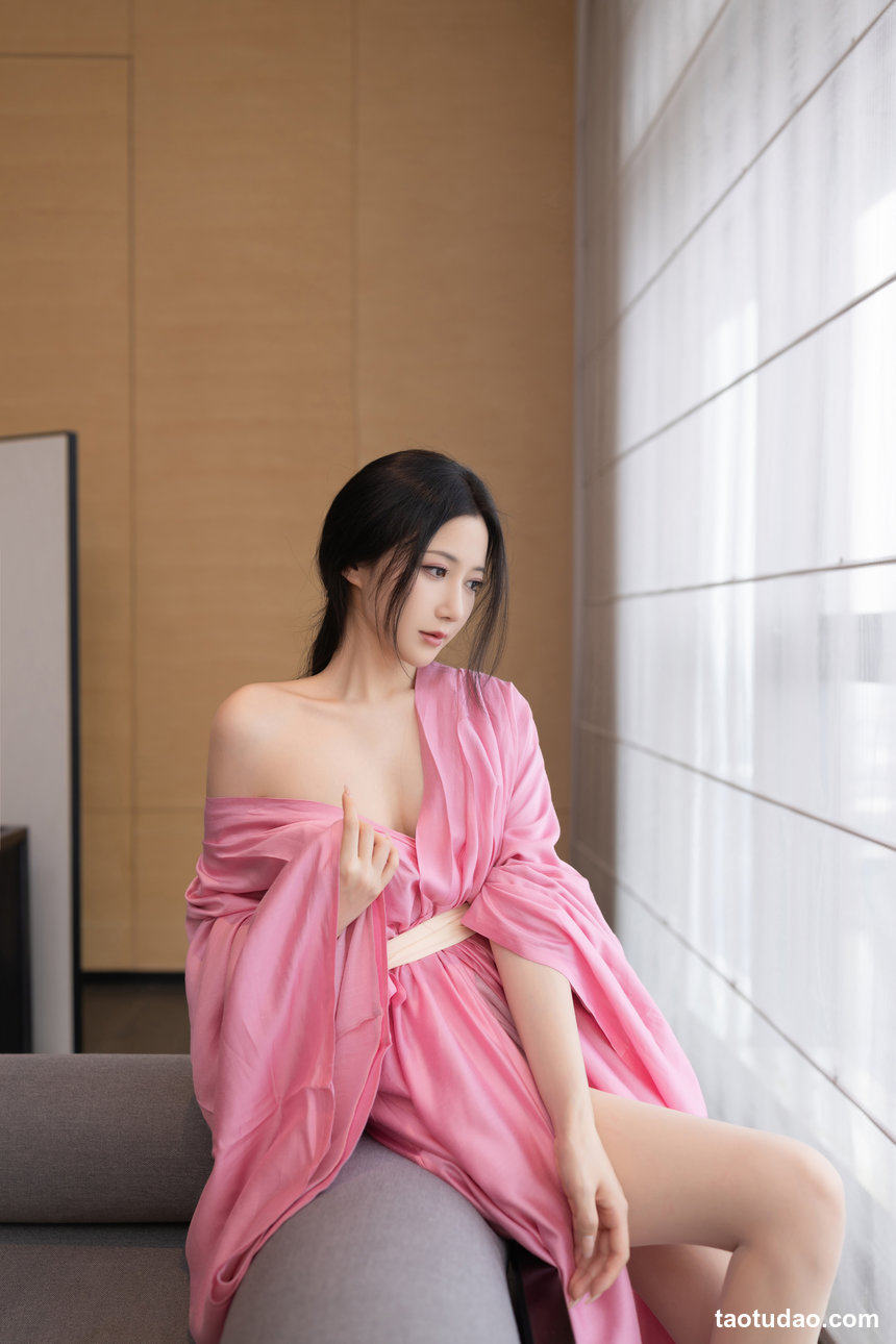 鱼子酱《月影纱 》原版写真 [120P-1.29G]