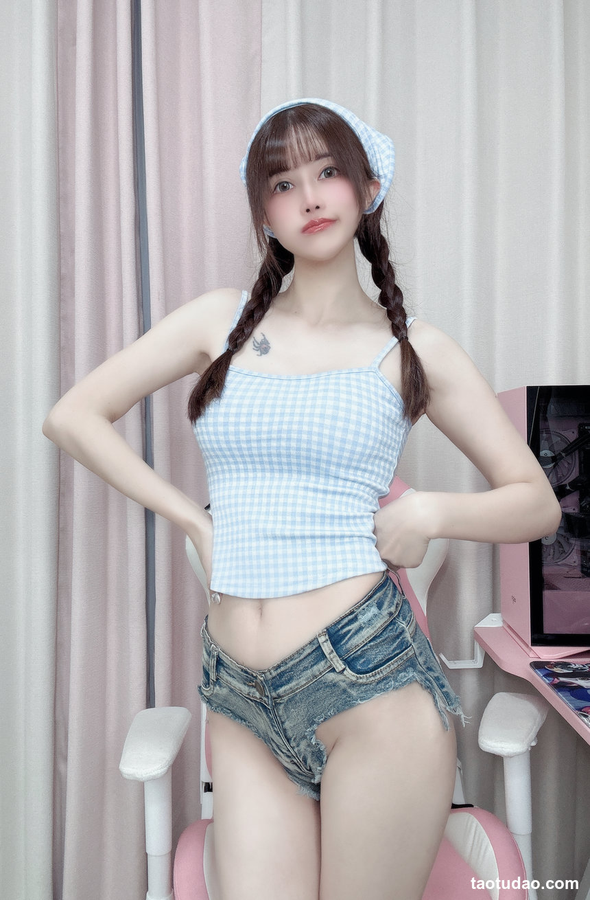 鹿八岁baby –  模拟love[40P+1V-669M]