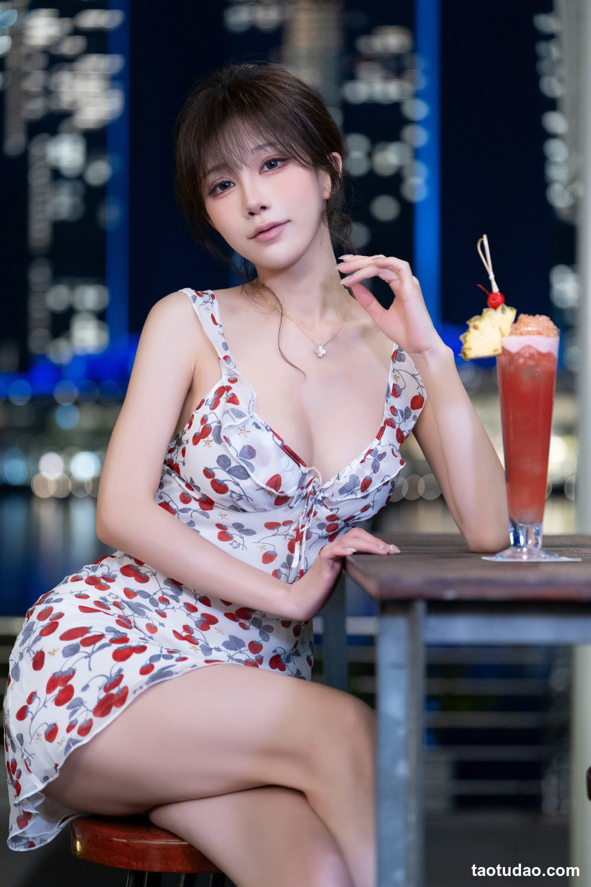 水淼Aqua – Patreon 新加坡夜拍留恋[12P-17.9M]