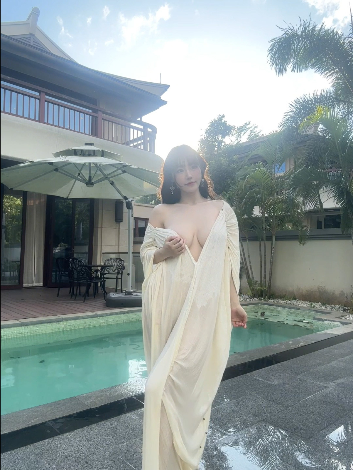 朱可儿 三亚泳池白袍子 拍摄花絮 [91P+1V-2.66G]