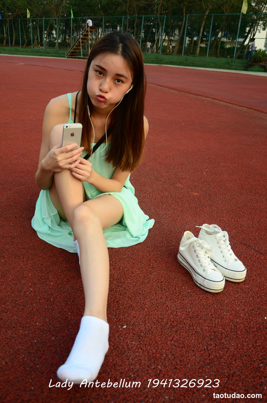 [战前女神] 恋足美腿棉袜女神级摄影套图 001 [89P-187MB]