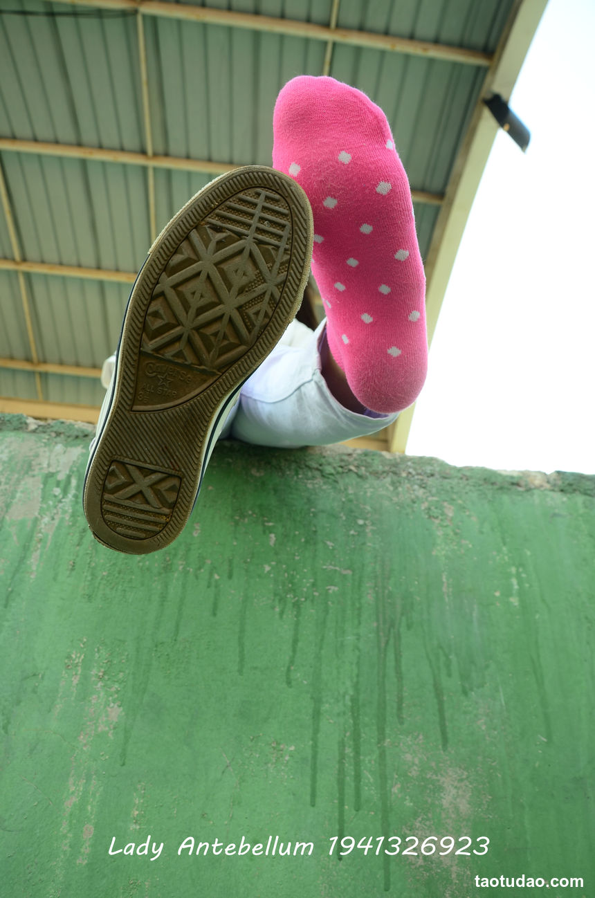 [战前女神] 恋足美腿棉袜女神级摄影套图 002 [150P-263MB]