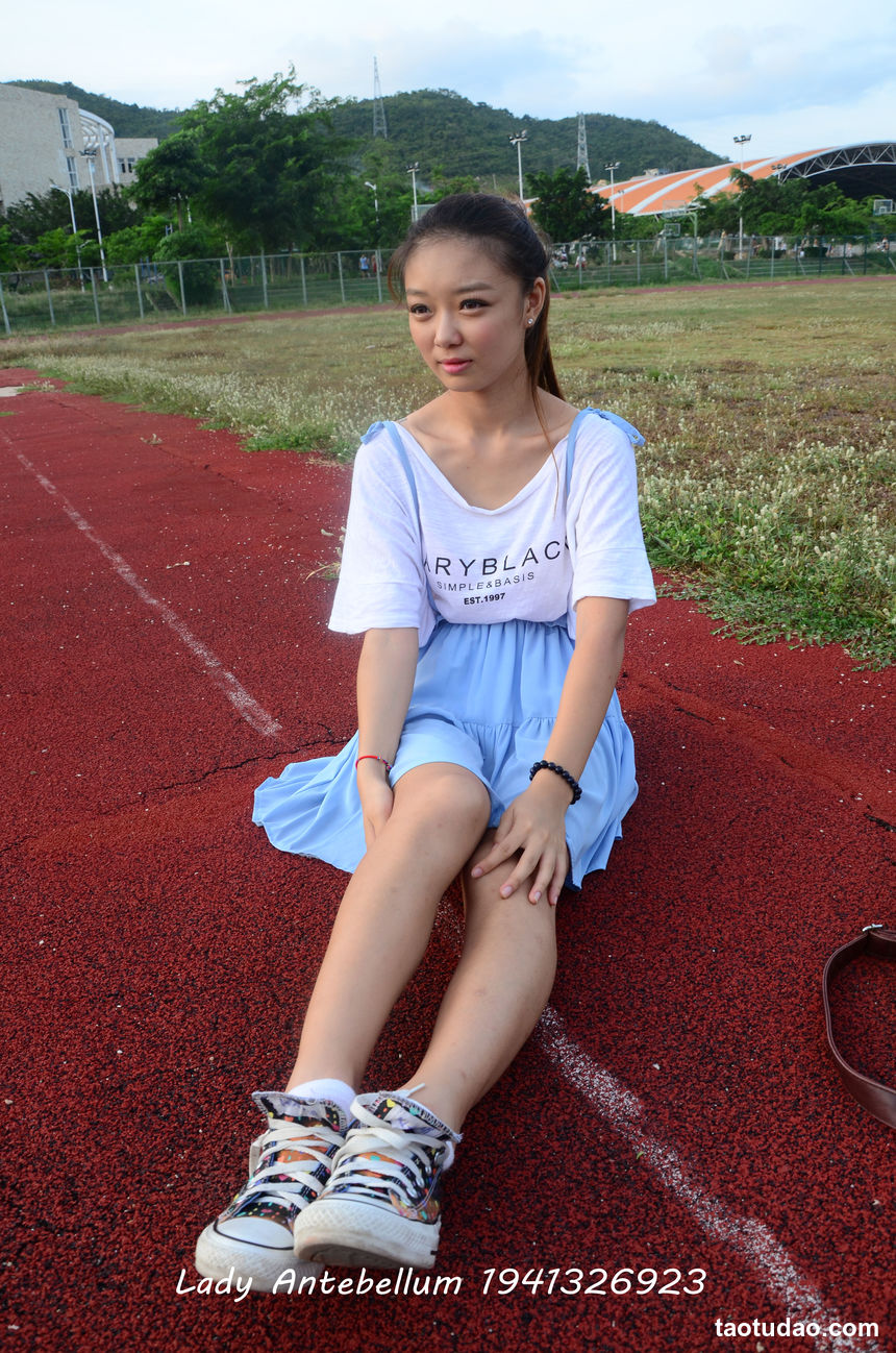 [战前女神] 恋足美腿棉袜女神级摄影套图 005 [73P-176MB]