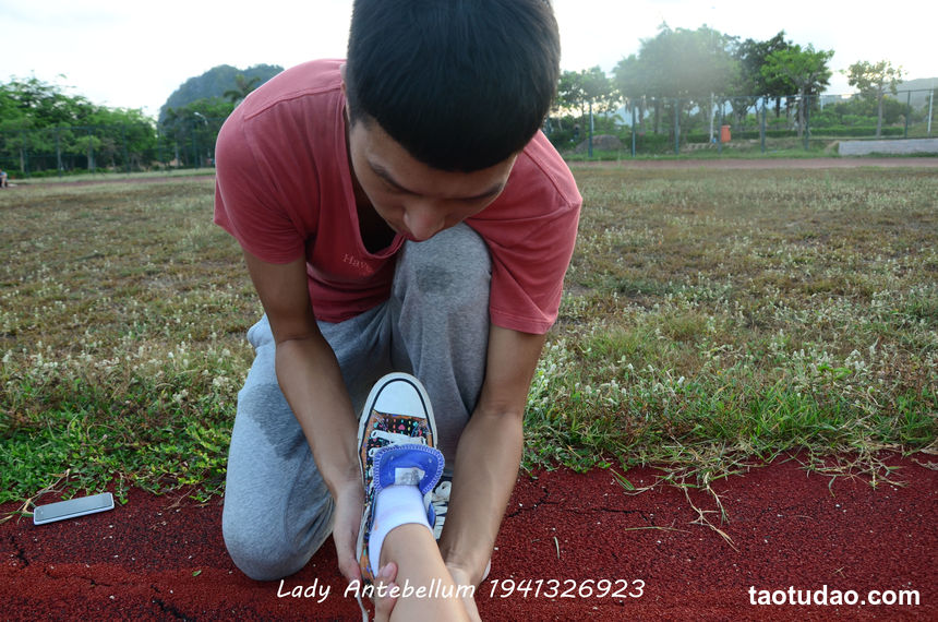 [战前女神] 恋足美腿棉袜女神级摄影套图 005 [73P-176MB]