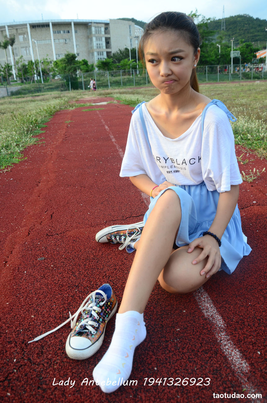 [战前女神] 恋足美腿棉袜女神级摄影套图 005 [73P-176MB]