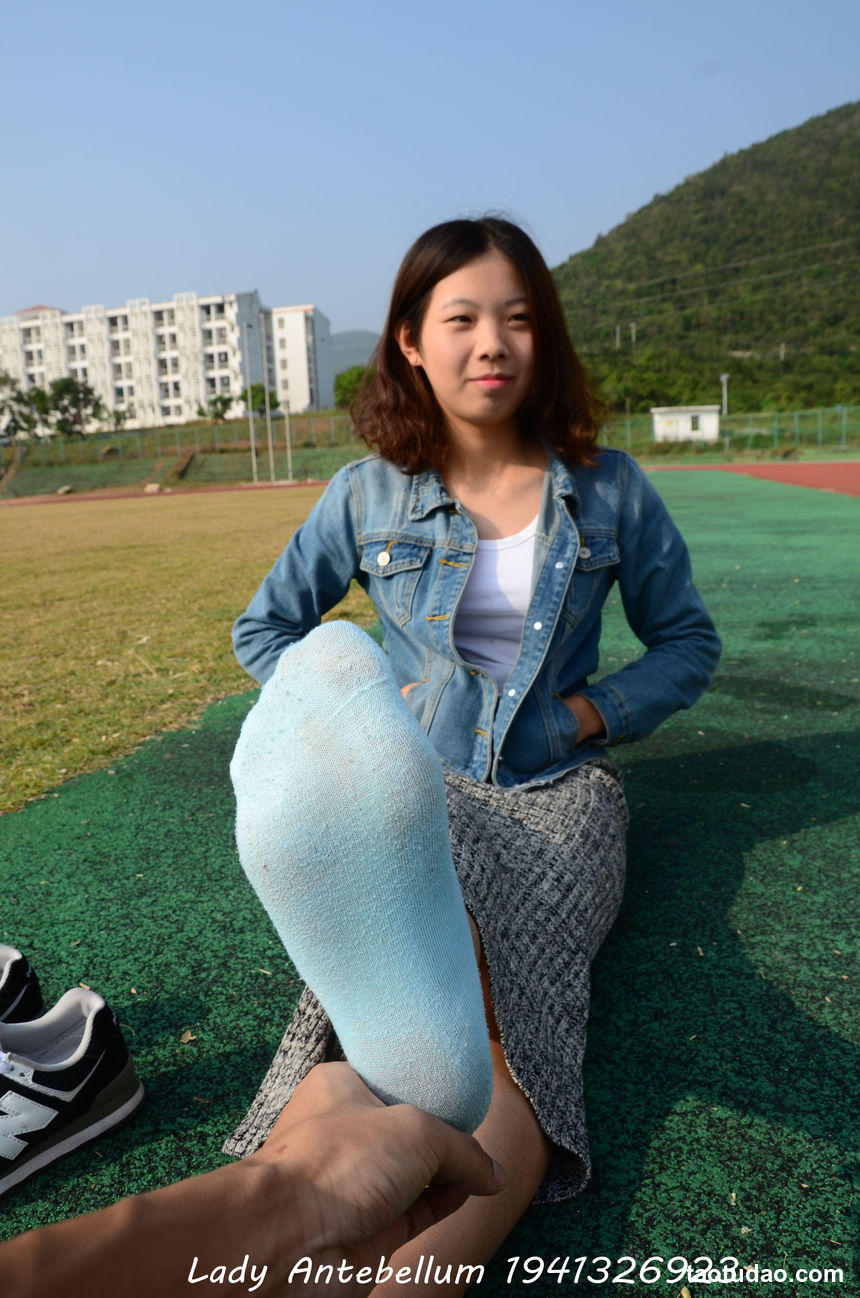 [战前女神] 恋足美腿棉袜女神级摄影套图 007 [89P-246MB]