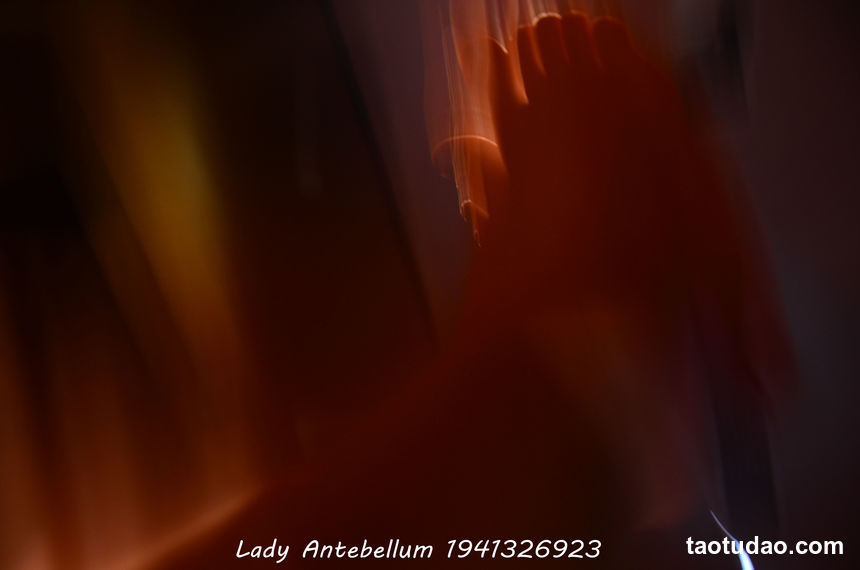 [战前女神] 恋足美腿棉袜女神级摄影套图 009 [70P-86MB]