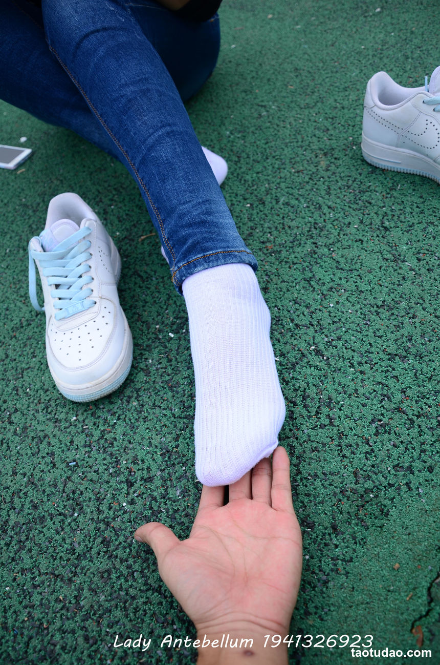 [战前女神] 恋足美腿棉袜女神级摄影套图 011 [113P-283MB]