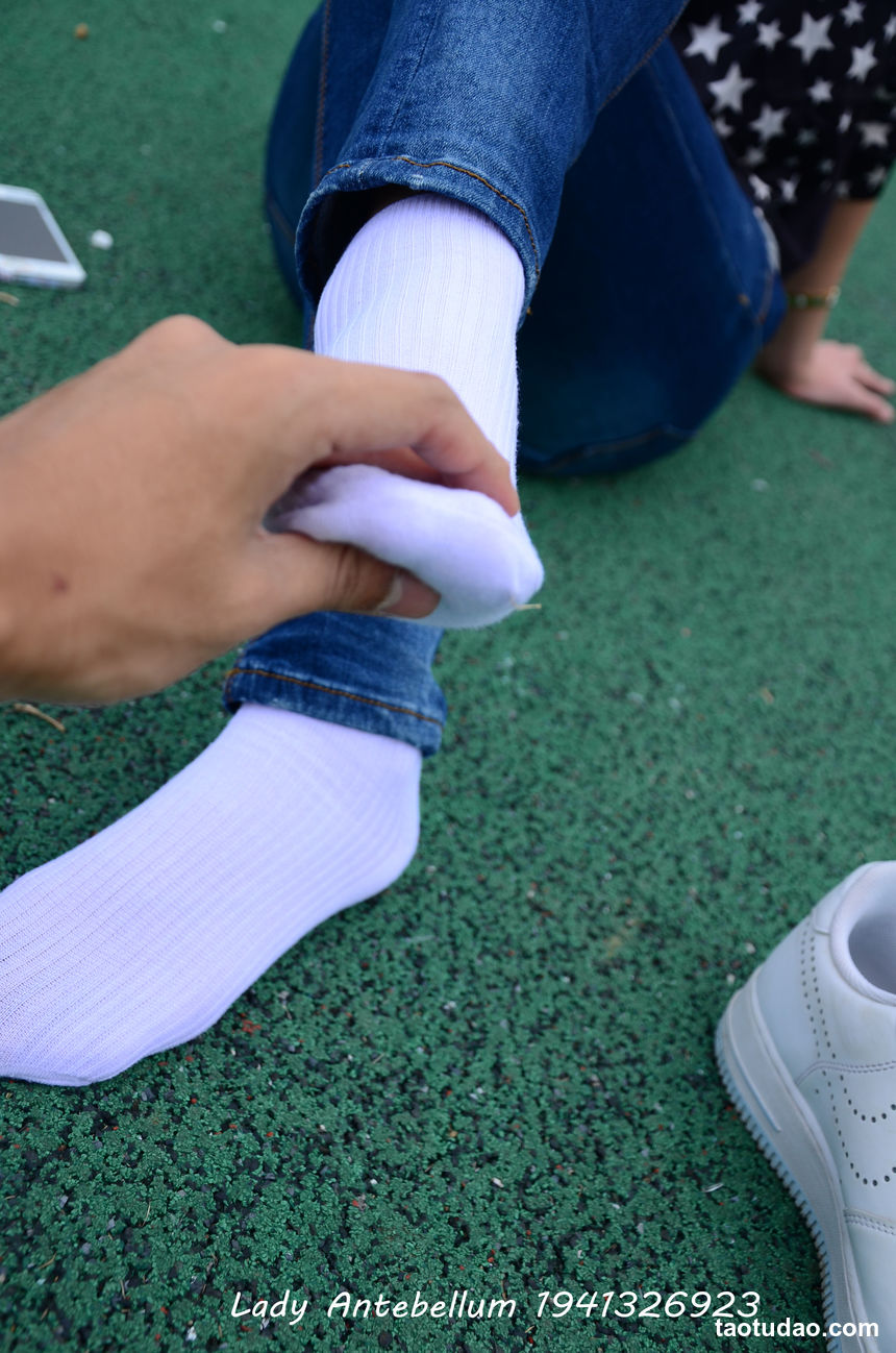 [战前女神] 恋足美腿棉袜女神级摄影套图 011 [113P-283MB]