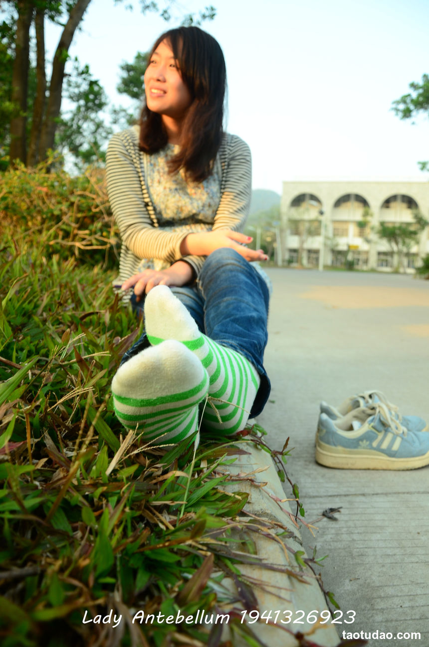 [战前女神] 恋足美腿棉袜女神级摄影套图 016 [31P-65MB]