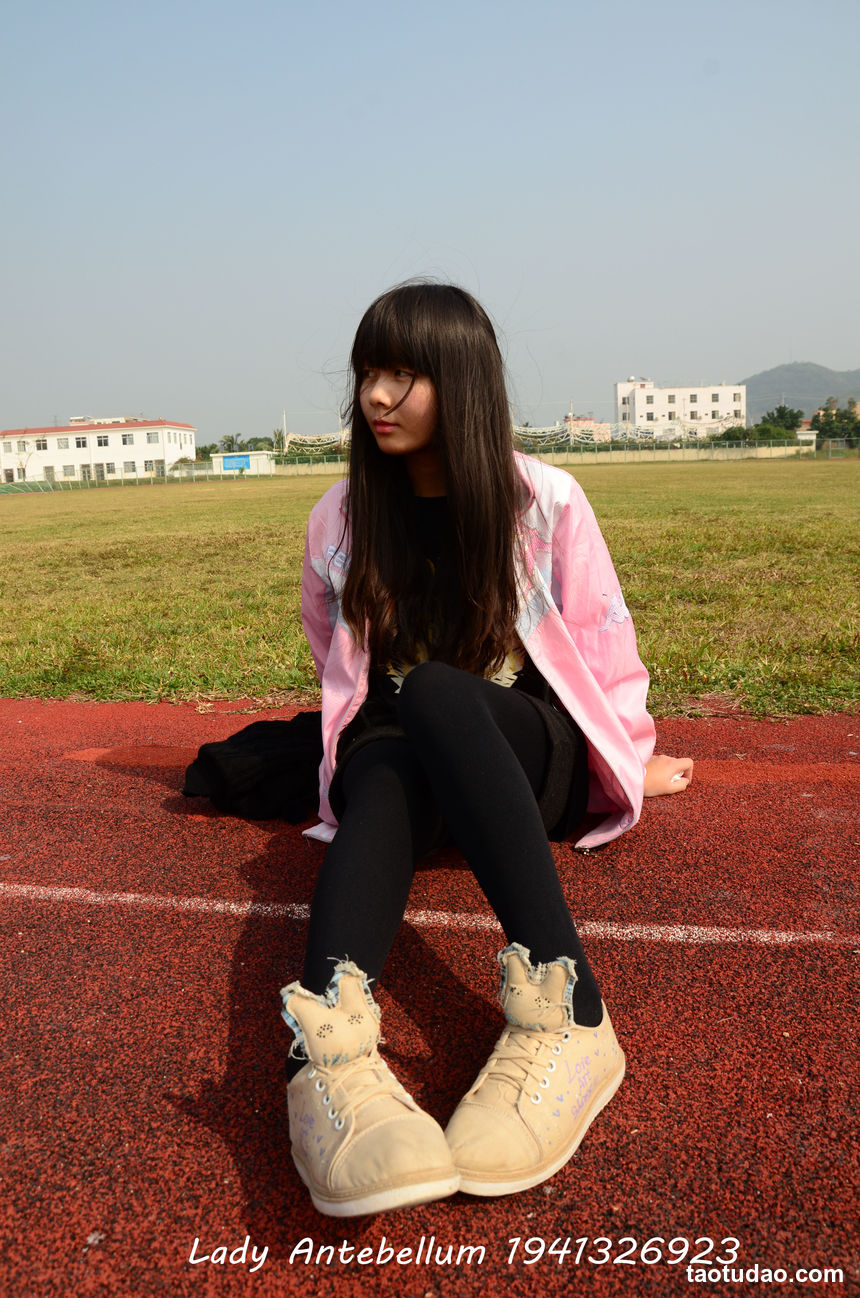 [战前女神] 恋足美腿棉袜女神级摄影套图 017 [84P-228MB]