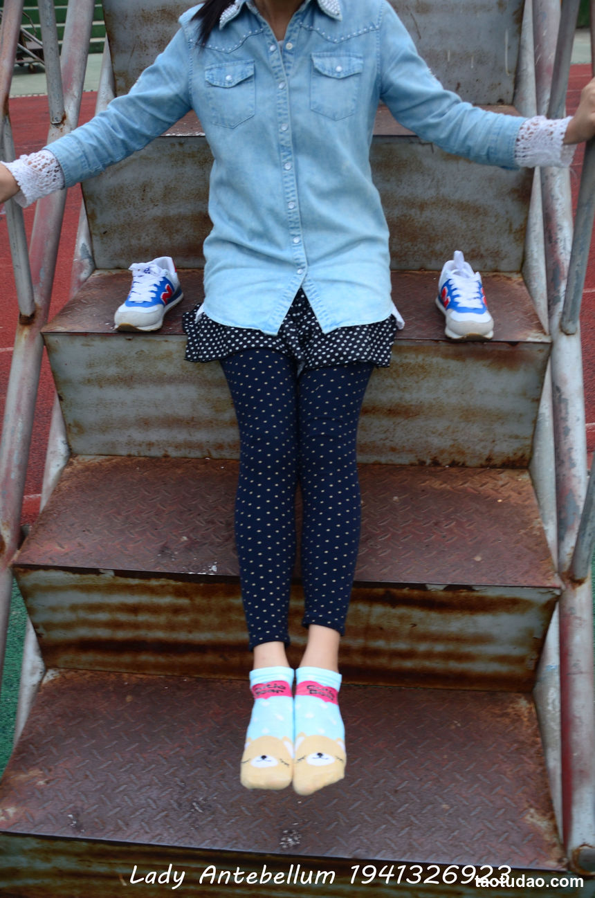 [战前女神] 恋足美腿棉袜女神级摄影套图 018 [136P-255MB]