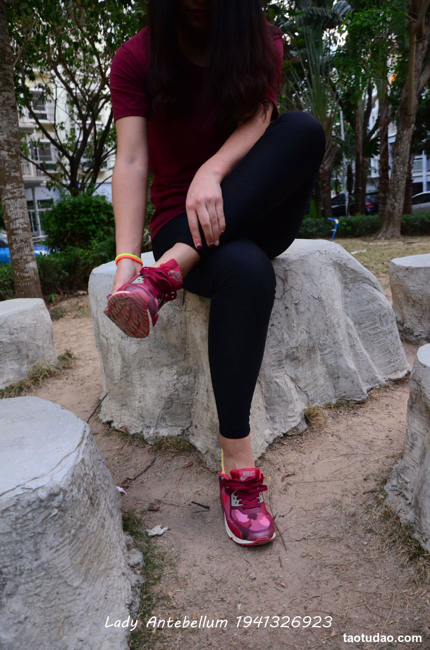 [战前女神] 恋足美腿棉袜女神级摄影套图 020 [38P-87MB]