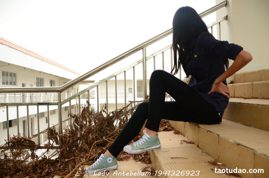 [战前女神] 恋足美腿棉袜女神级摄影套图 022 [53P-86MB]