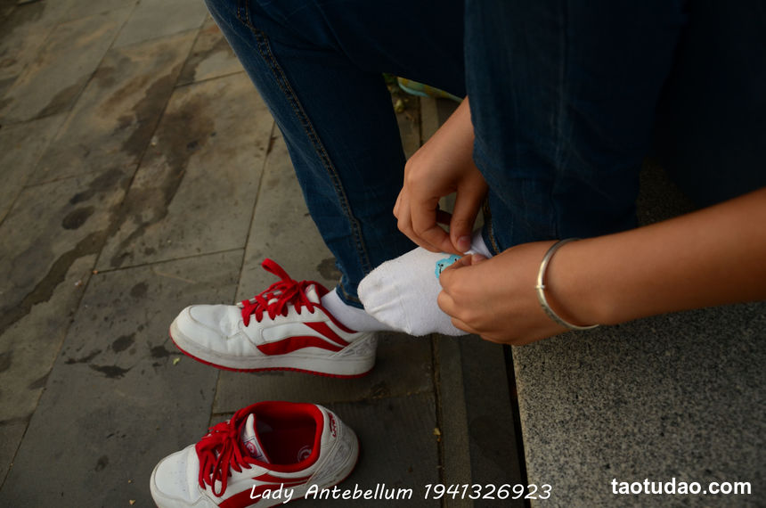 [战前女神] 恋足美腿棉袜女神级摄影套图 028 [74P-144MB]