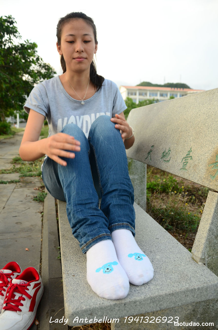 [战前女神] 恋足美腿棉袜女神级摄影套图 028 [74P-144MB]