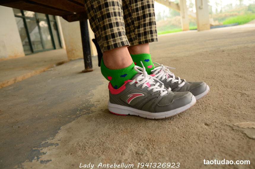 [战前女神] 恋足美腿棉袜女神级摄影套图 030 [117P-257MB]