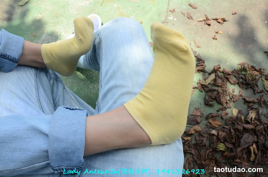 [战前女神] 恋足美腿棉袜女神级摄影套图 038 [231P-336MB]