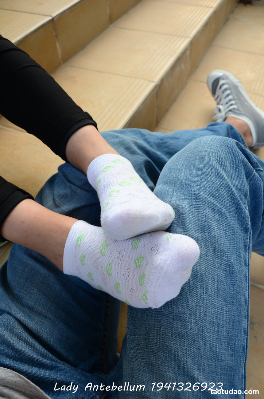 [战前女神] 恋足美腿棉袜女神级摄影套图 040 [117P-320MB]