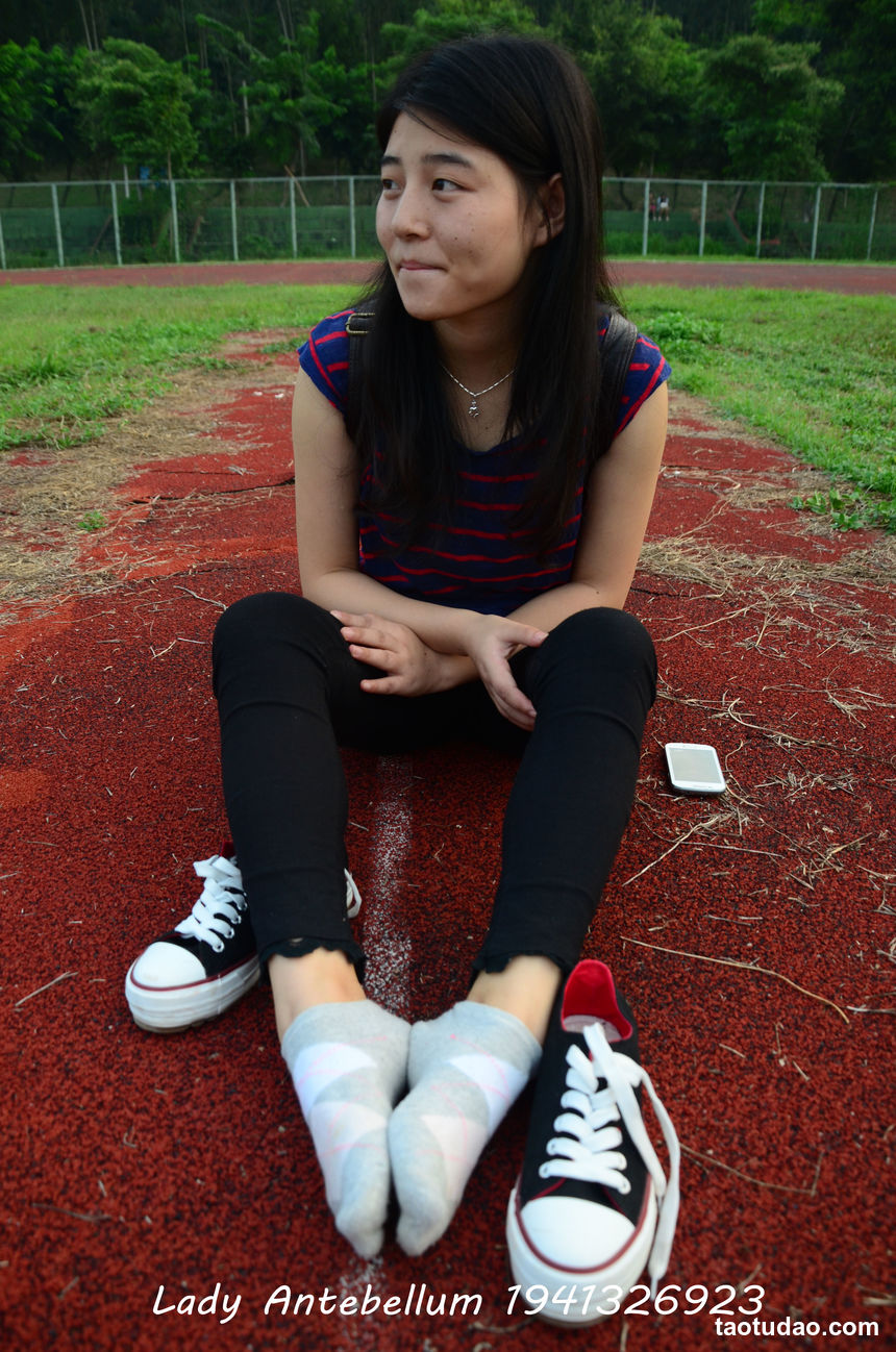 [战前女神] 恋足美腿棉袜女神级摄影套图 041 [92P-199MB]