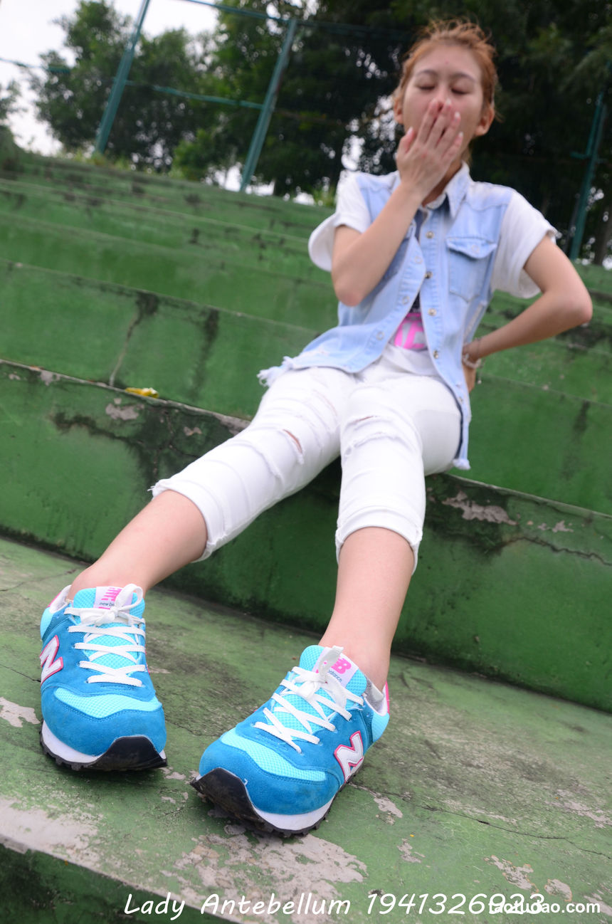 [战前女神] 恋足美腿棉袜女神级摄影套图 043 [103P-171MB]