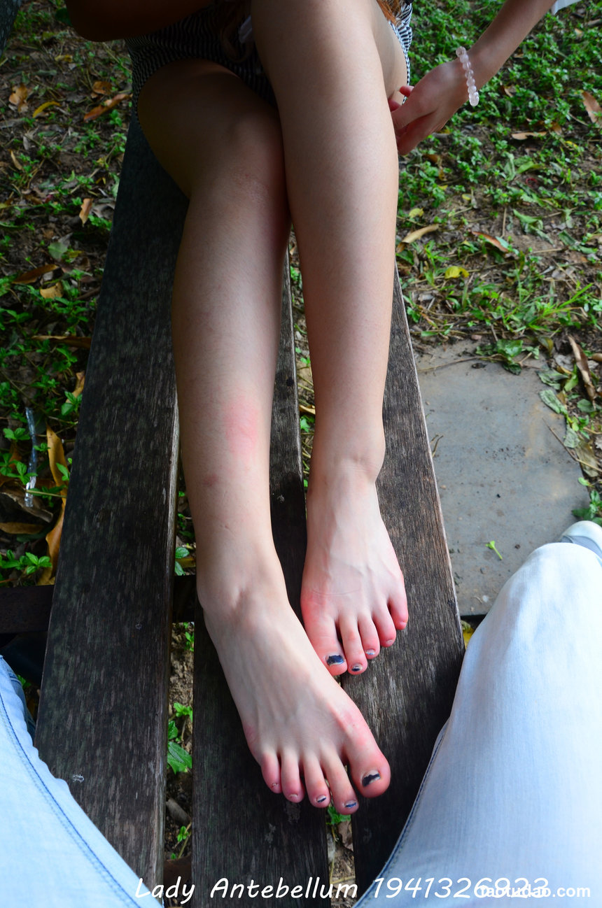 [战前女神] 恋足美腿棉袜女神级摄影套图 044 [89P-245MB]