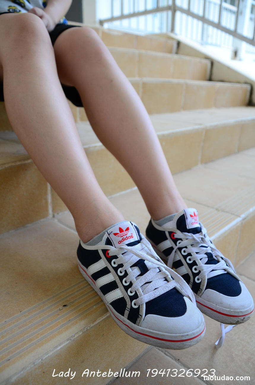 [战前女神] 恋足美腿棉袜女神级摄影套图 046 [108P-123MB]