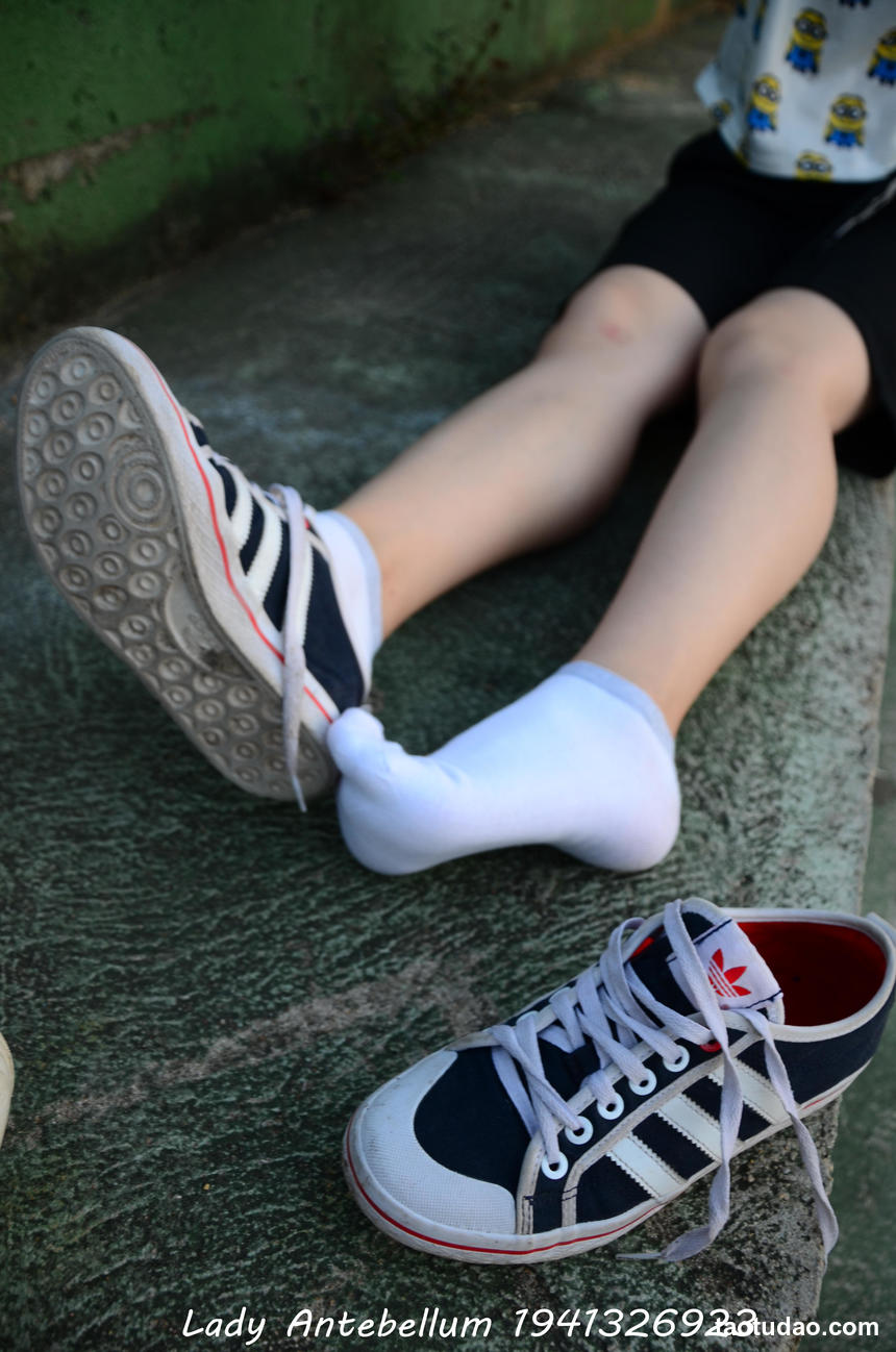 [战前女神] 恋足美腿棉袜女神级摄影套图 047 [116P-162MB]