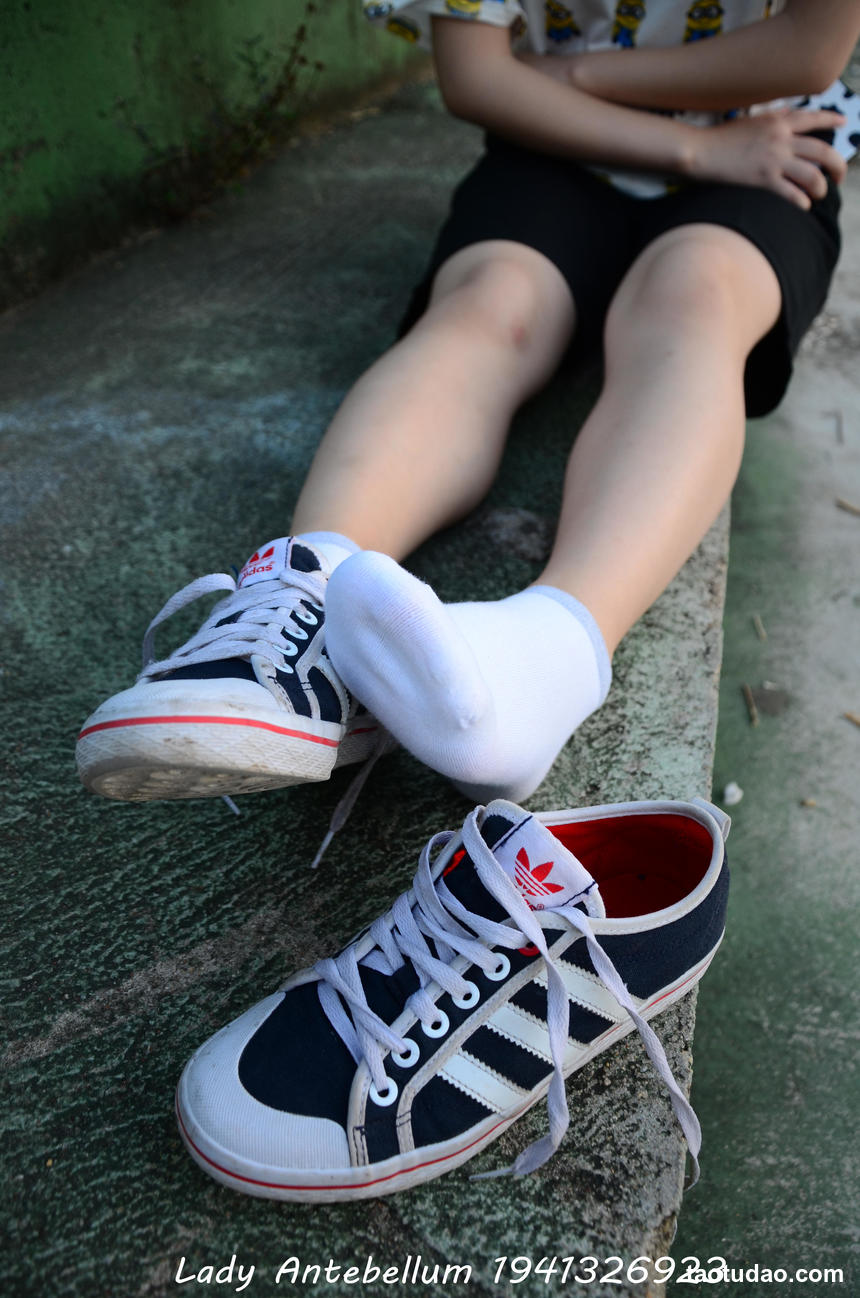 [战前女神] 恋足美腿棉袜女神级摄影套图 047 [116P-162MB]