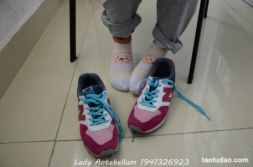 [战前女神] 恋足美腿棉袜女神级摄影套图 048 [71P-123MB]