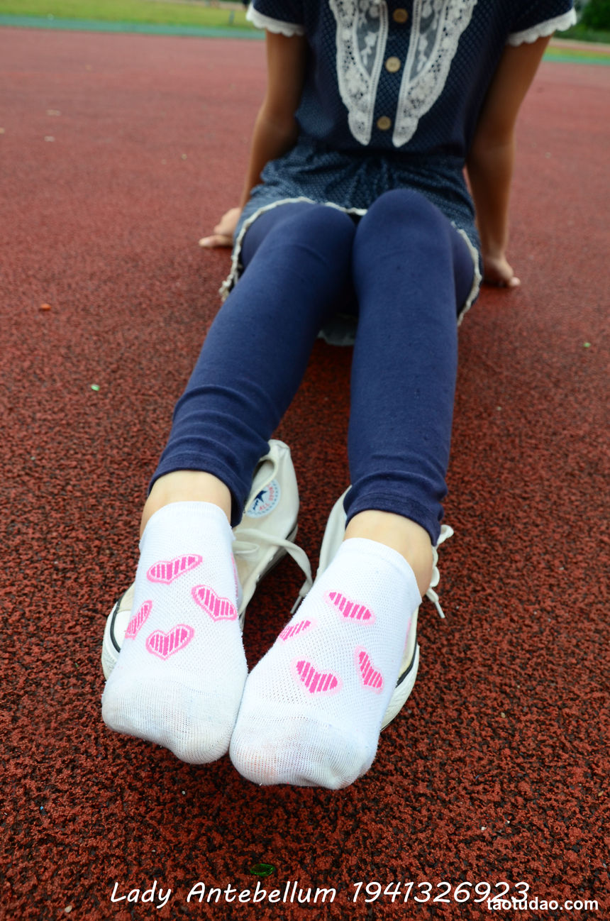 [战前女神] 恋足美腿棉袜女神级摄影套图 050 [117P-274MB]